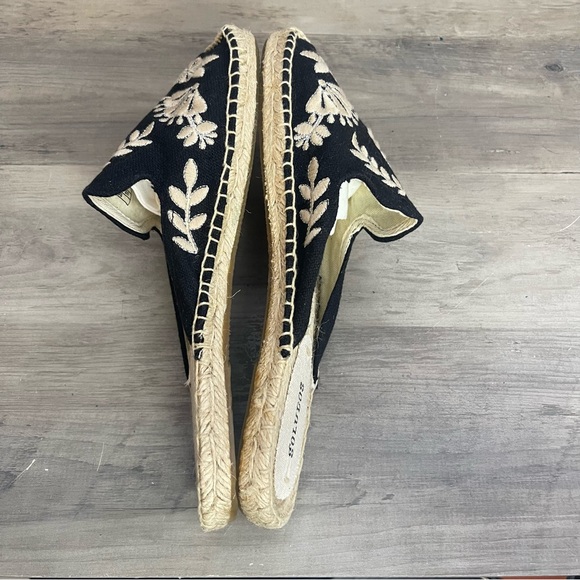 NWT Soludos Women 9 Black Floral Embroidered Boho Slip On Flats Espadrille Mules - Picture 9 of 9